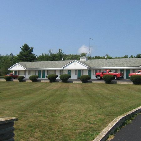 Brevort Chapel Hill Motel מראה חיצוני תמונה