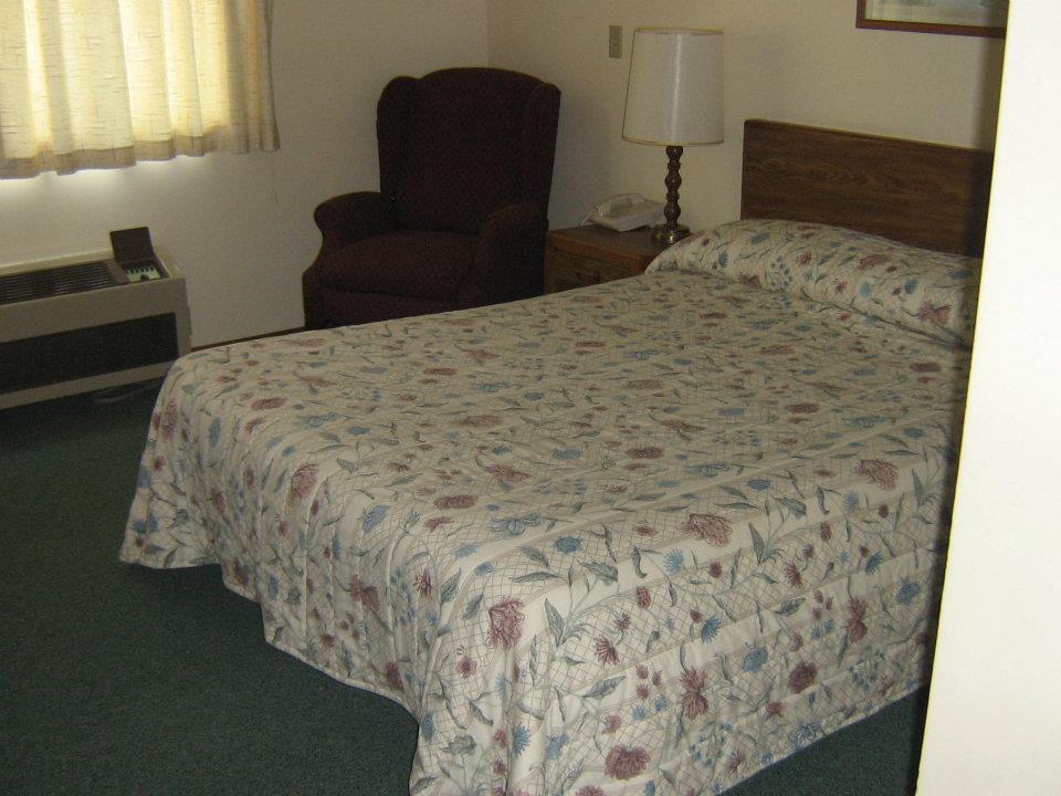 Brevort Chapel Hill Motel חדר תמונה