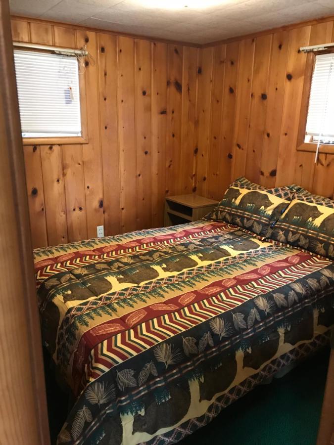 Brevort Chapel Hill Motel מראה חיצוני תמונה
